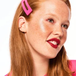 Highlighter^essence BABY GOT HOLO GLOW highlighter stick