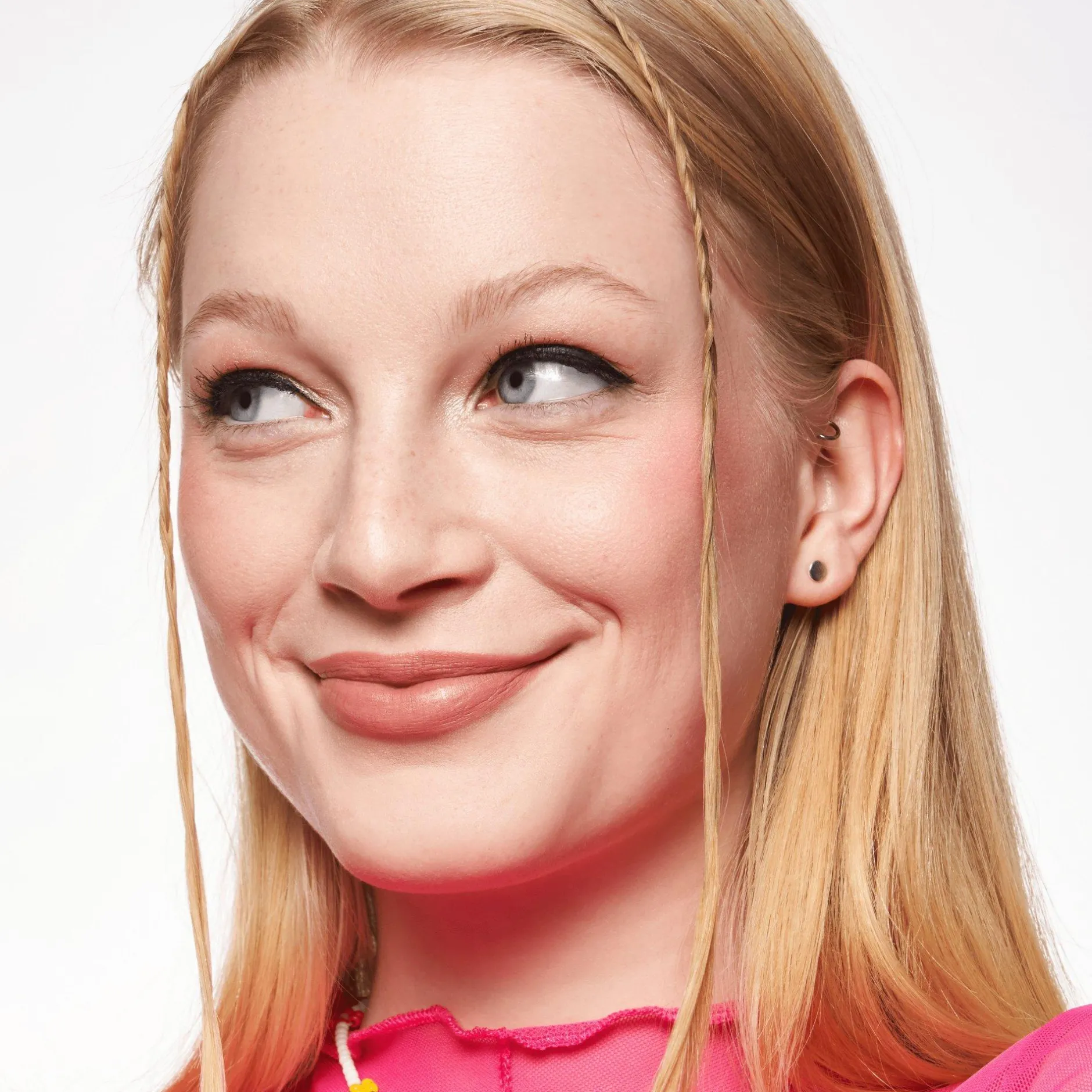 Blush^essence BLUSH crush! 40 - Strawberry Flush