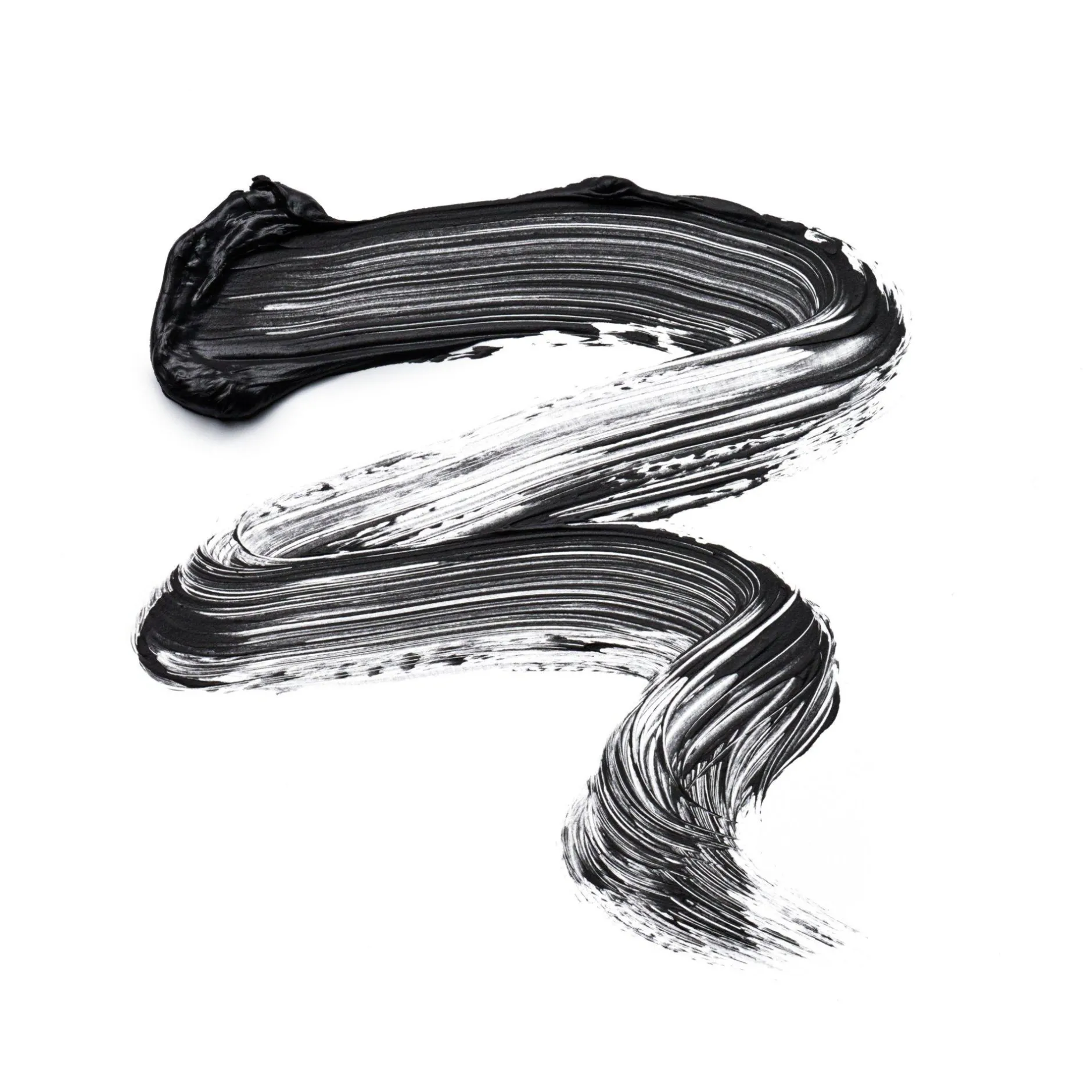 Mascara^essence call me Queen dramatische mascara met kunstwimpereffect