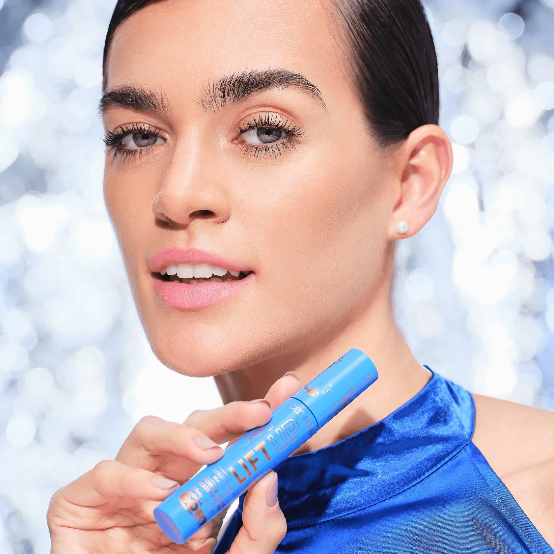 Mascara^essence Disney Pixar Finding Dory LIFT UP Volume & Lift Mascara Power Hold Waterproof