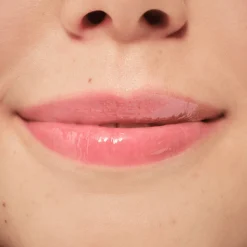 Lipgloss^essence Disney Pixar Up hydra kiss LIPOLIE 01 - Cloud surfing