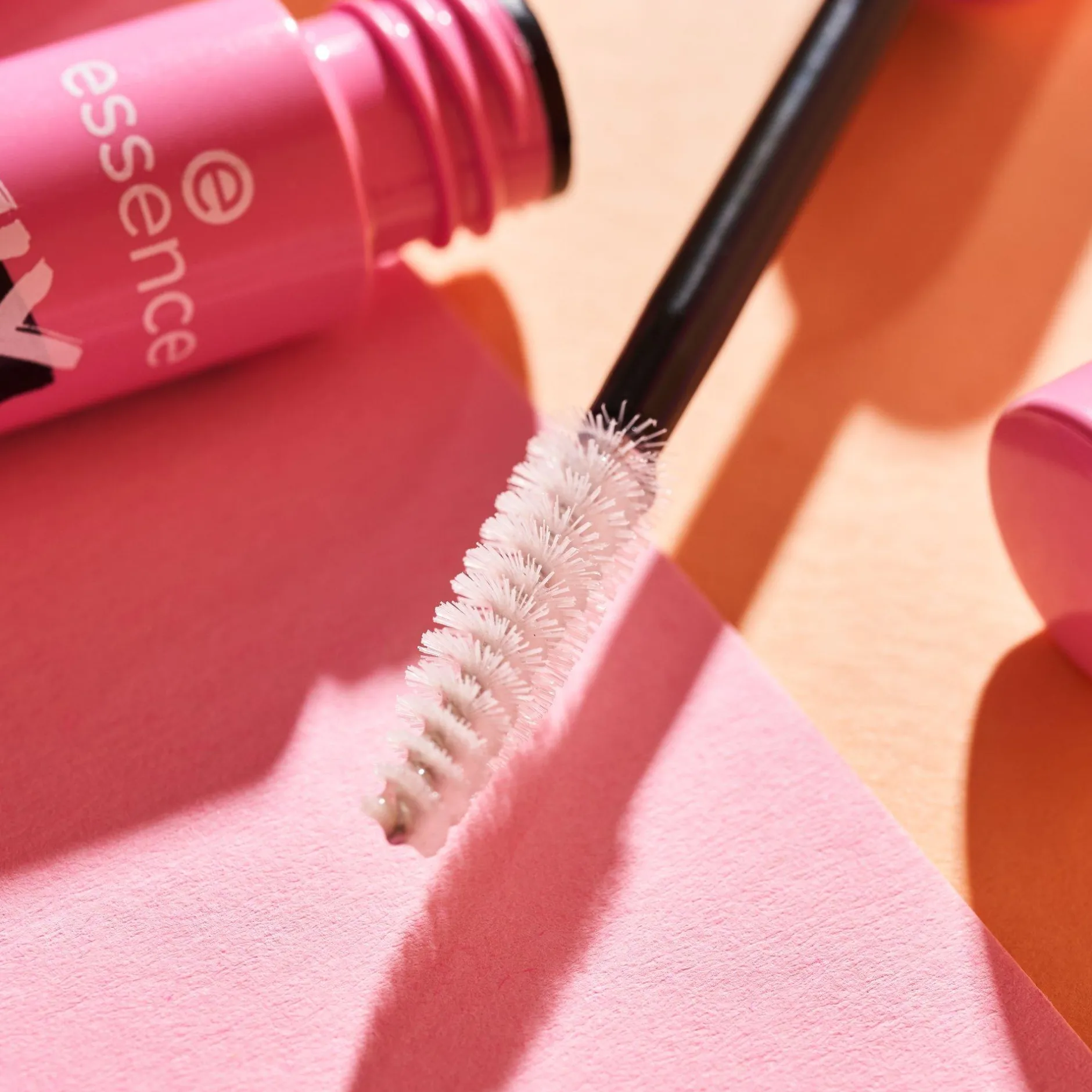 Wenkbrauwen^essence FIX IT LIKE A BOSS TRANSPARENT BROW FIXING GEL