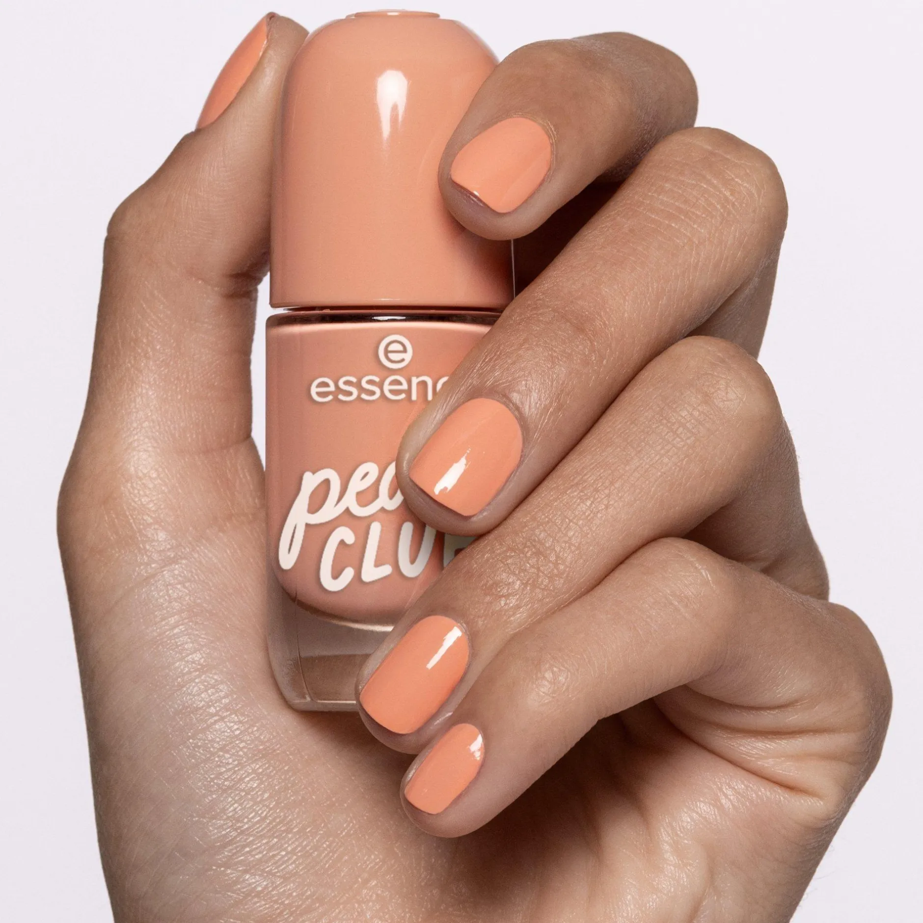 Nagellak^essence gel nail colour 68 - peach CLUB