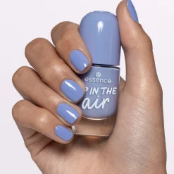 Nagellak^essence gel nail colour 69 - UP IN THE air