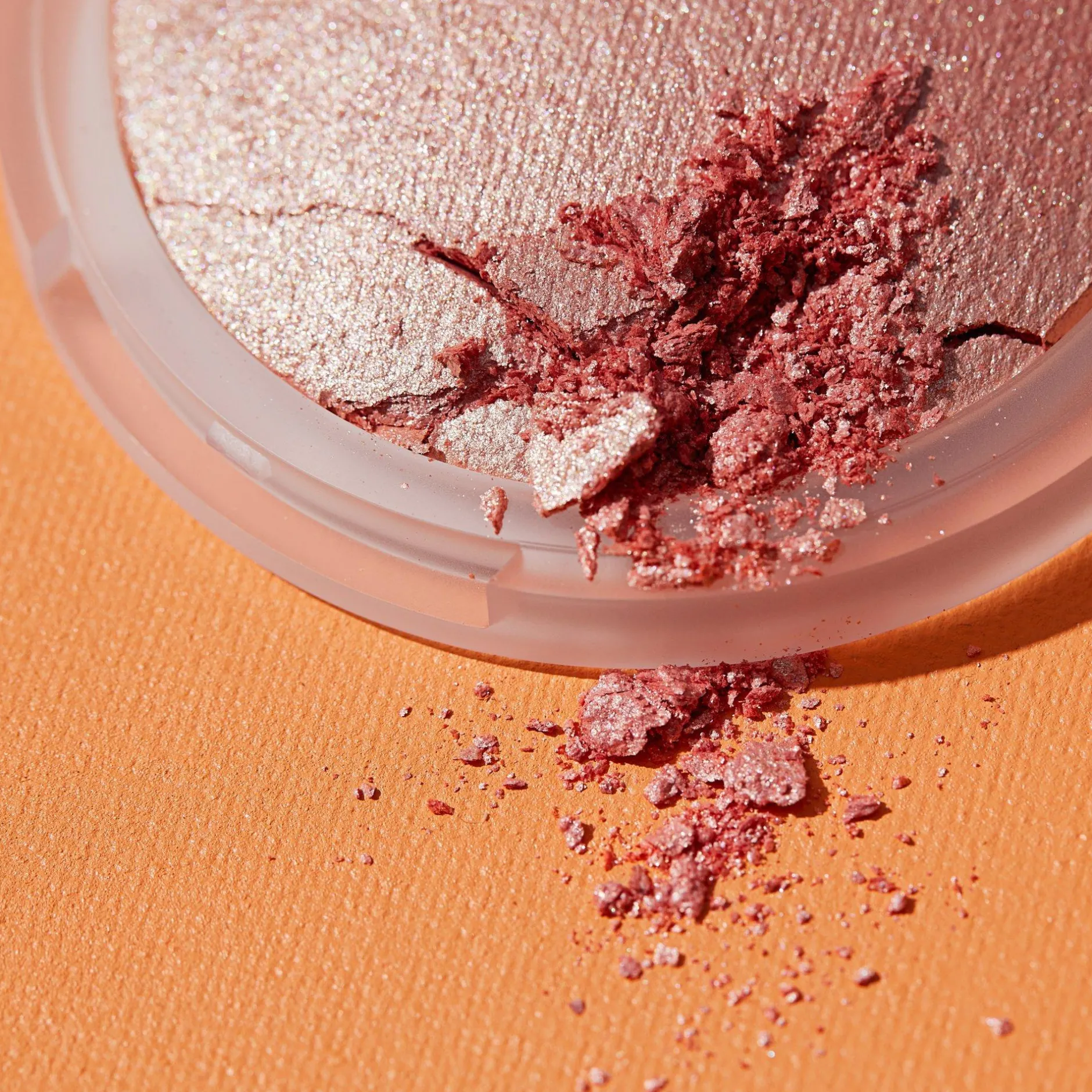 Highlighter^essence got a crush on apricots gebakken highlighter