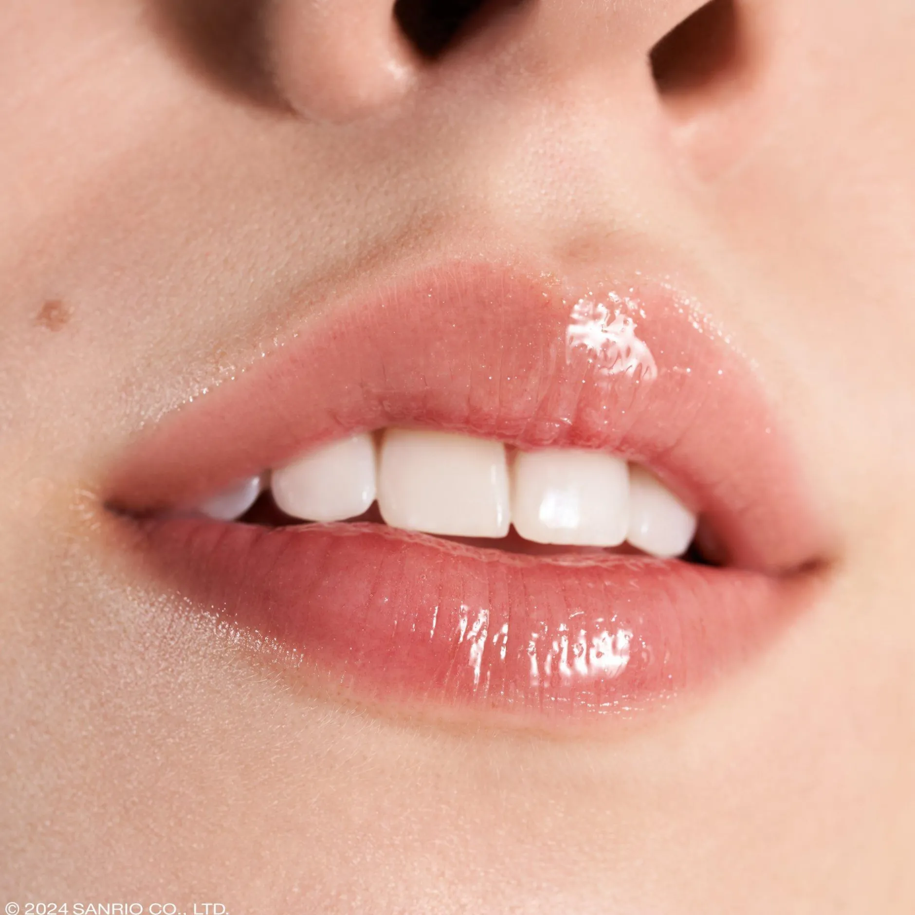 Lipgloss^essence Hello Kitty glinsterende lipgloss 02 - Sweeter Days Ahead