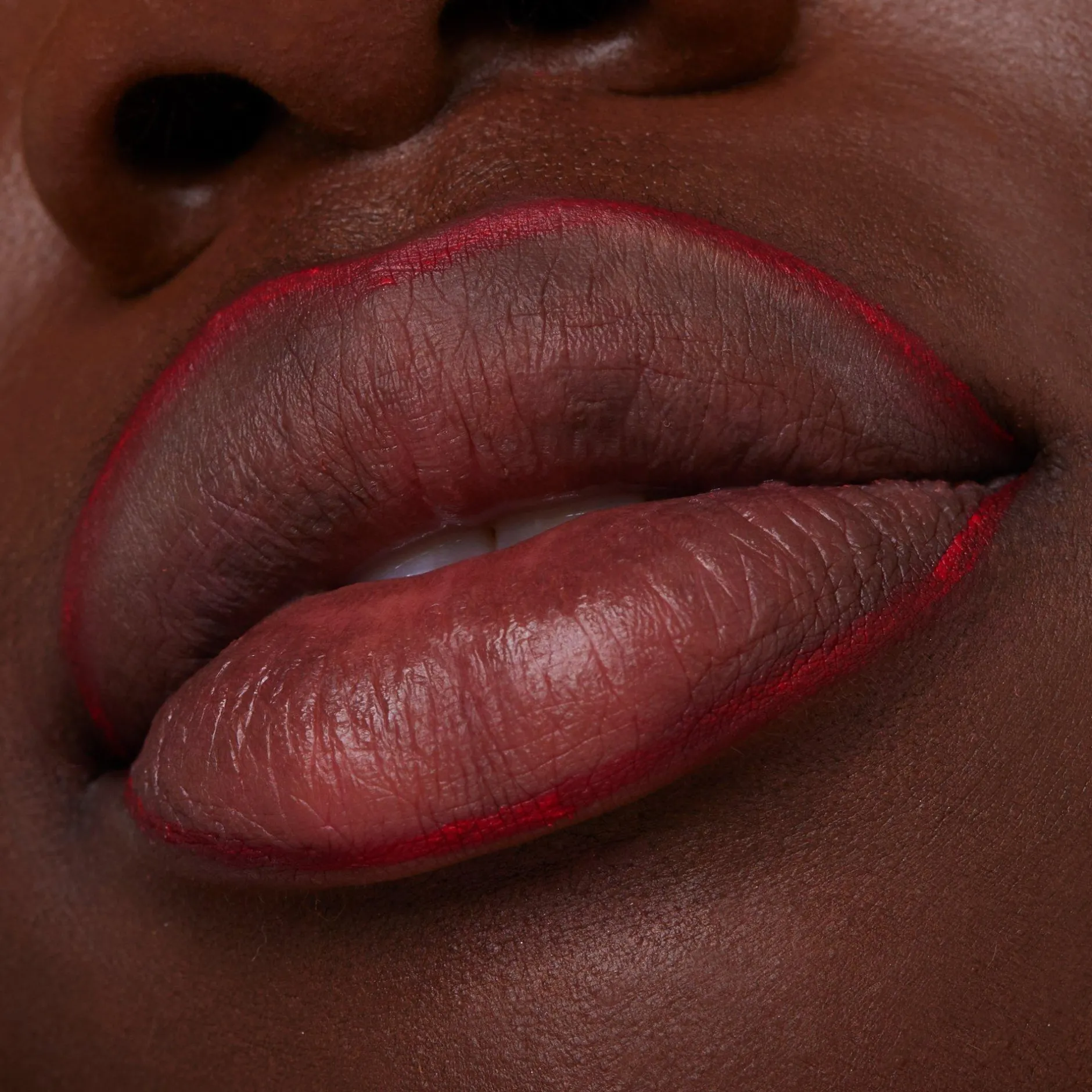 Lipliner^essence 8h MATTE comfort lipliner 07 - Classic Red