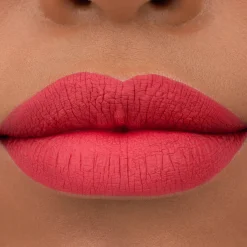 Lipstick^essence 8h MATTE liquid lipstick 07 - Classic Red