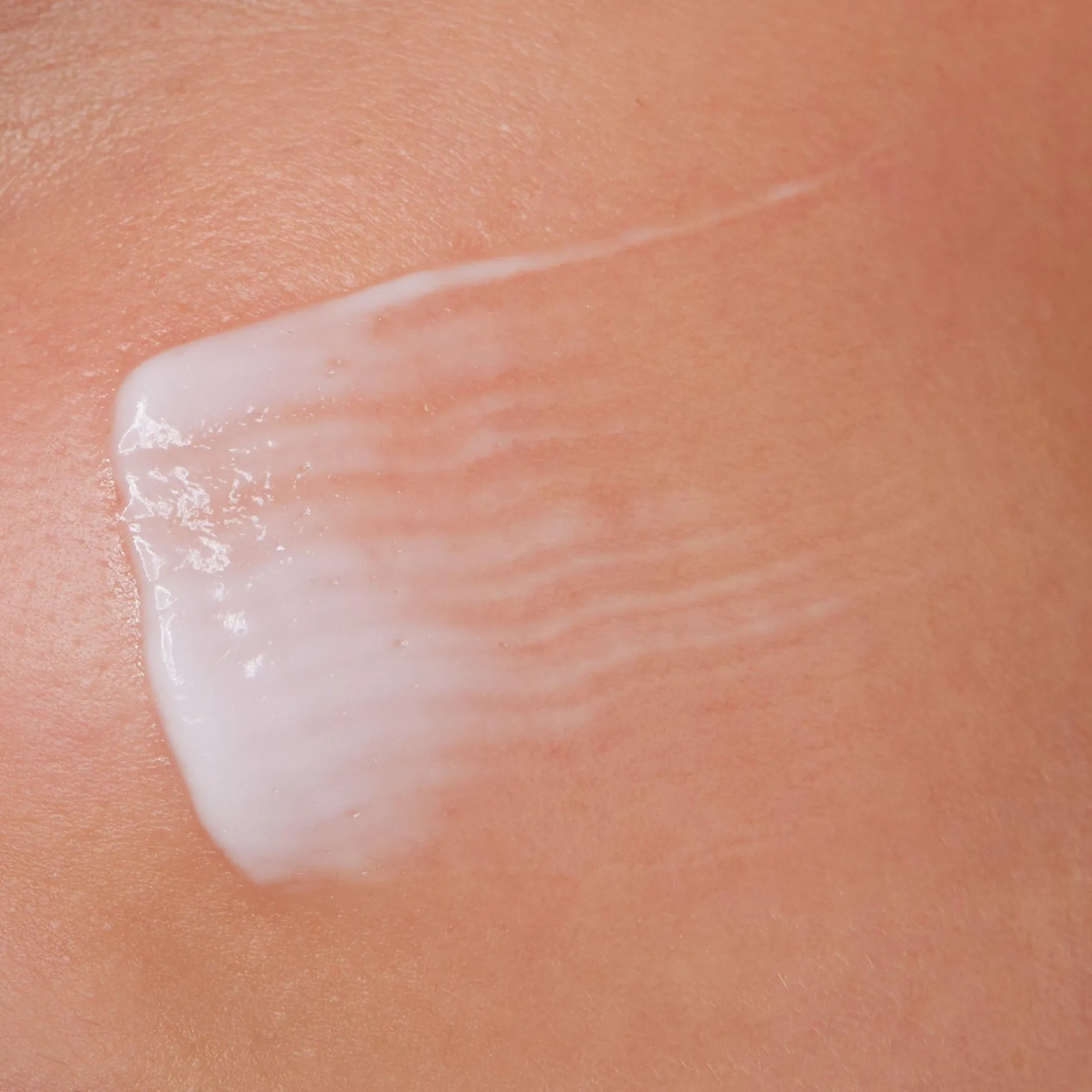 Primer En Fixing Sprays^essence HYDRO HERO PRIMER