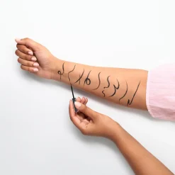 Eyeliner En Oogpotloden^essence liquid ink eyeliner