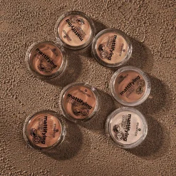 Poeder^essence Matterende compactpoeder. 10 - light beige