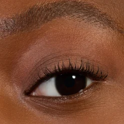 Oogschaduw^essence Matte vloeibare oogschaduw 01 - Bare Bliss