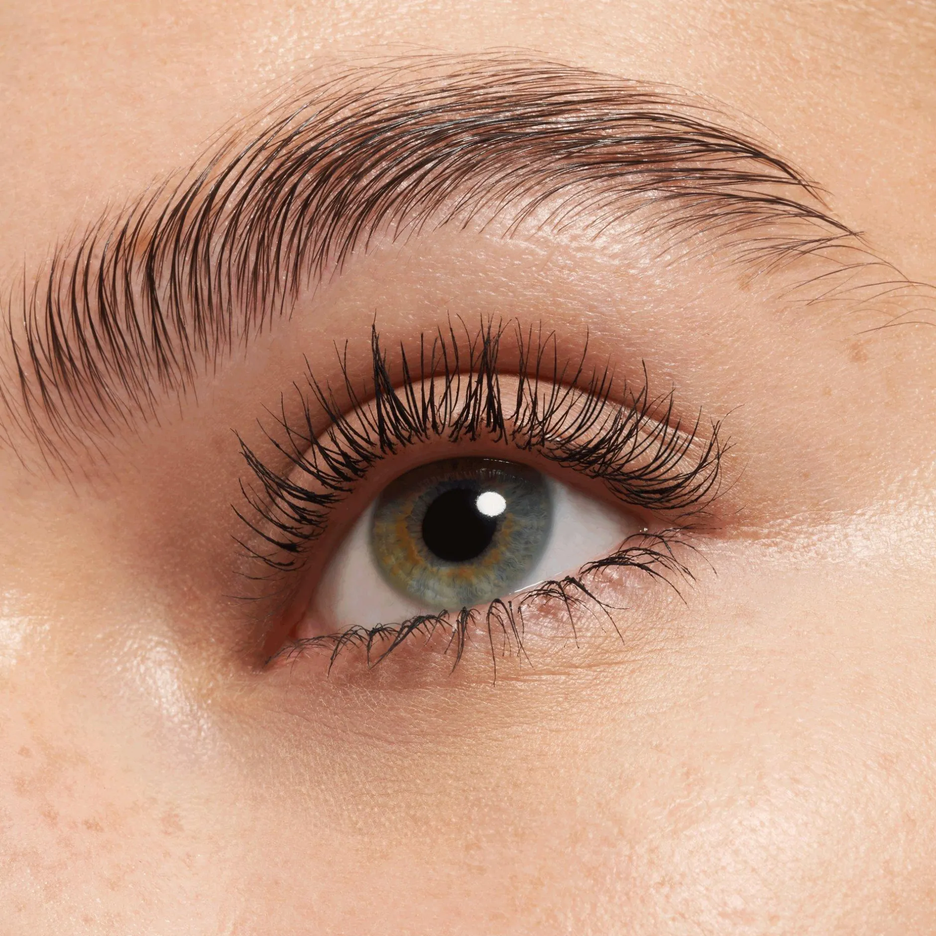 Mascara^essence maximum DEFINITION waterproof volume mascara