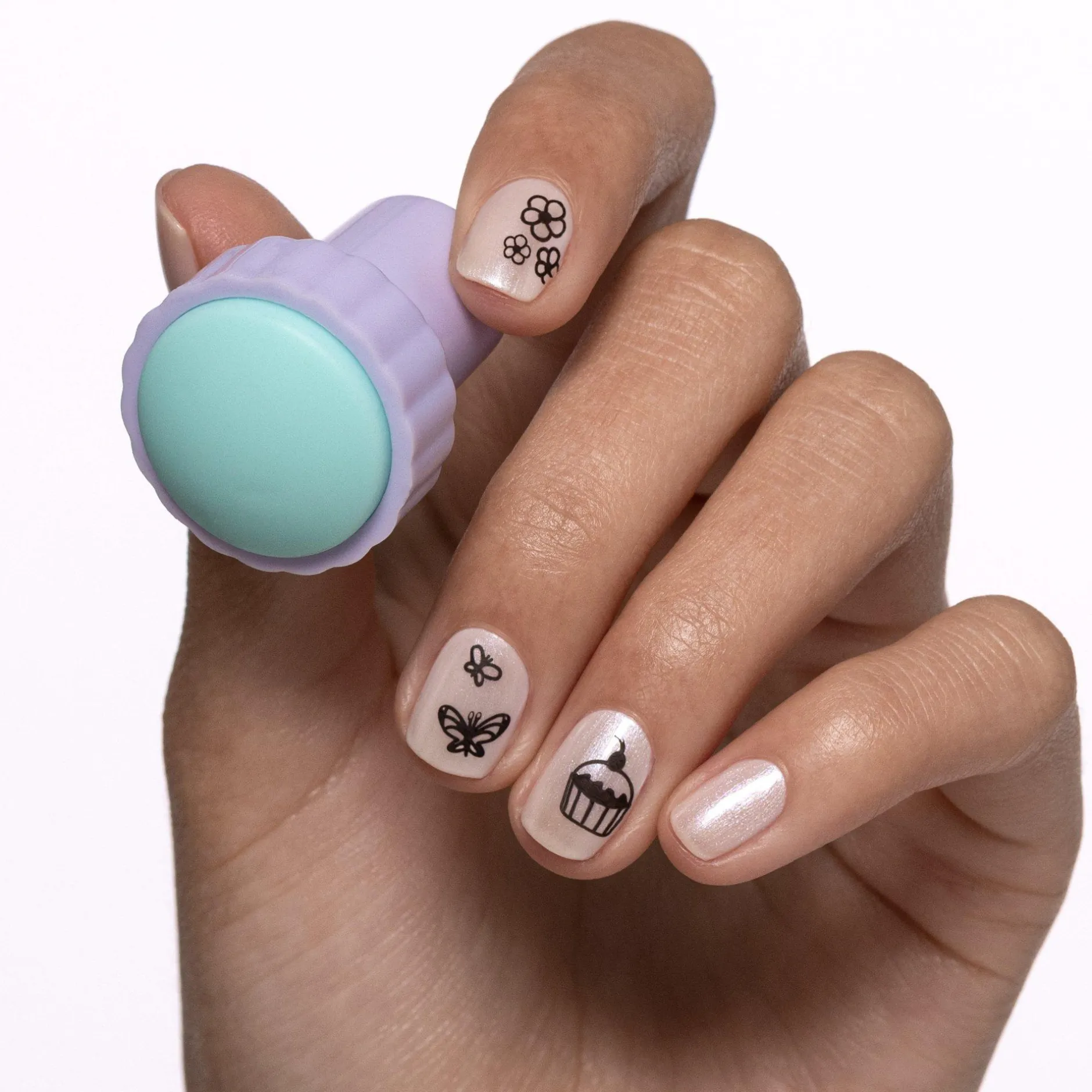 Nail Art^essence Nagelkunst STAMPY SET.