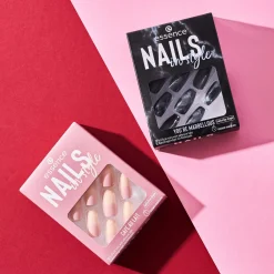 Nail Art^essence nagels in stijl 17 - YOU'RE MARBELLOUS