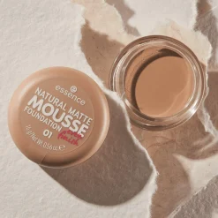 Foundation^essence NATUURLIJKE MATTE MOUSSE FOUNDATION 01 -