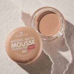 Foundation^essence NATUURLIJKE MATTE MOUSSE FOUNDATION 04 -