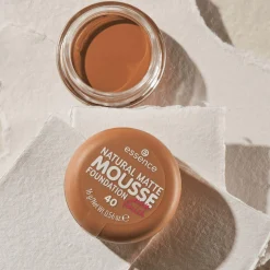 Foundation^essence NATUURLIJKE MATTE MOUSSE FOUNDATION 40 -