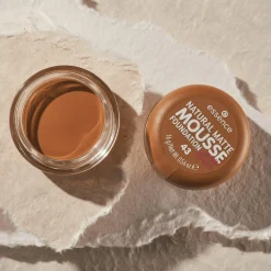 Foundation^essence NATUURLIJKE MATTE MOUSSE FOUNDATION 43 -