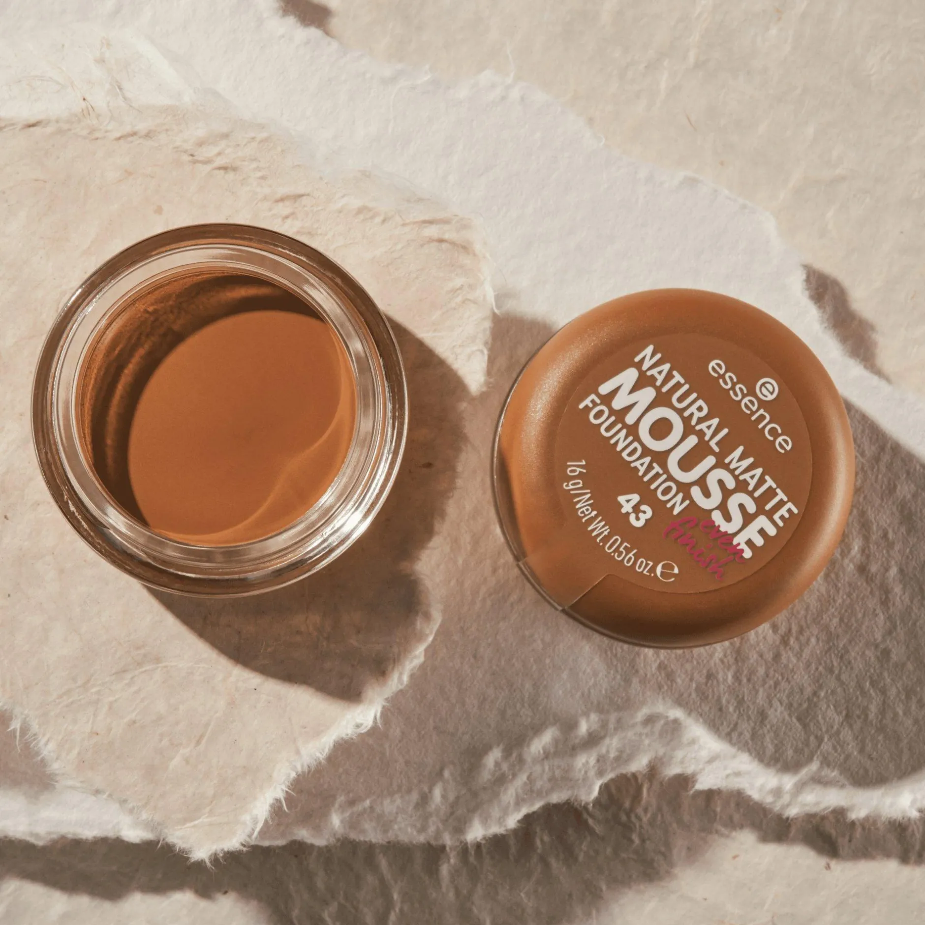 Foundation^essence NATUURLIJKE MATTE MOUSSE FOUNDATION 43 -