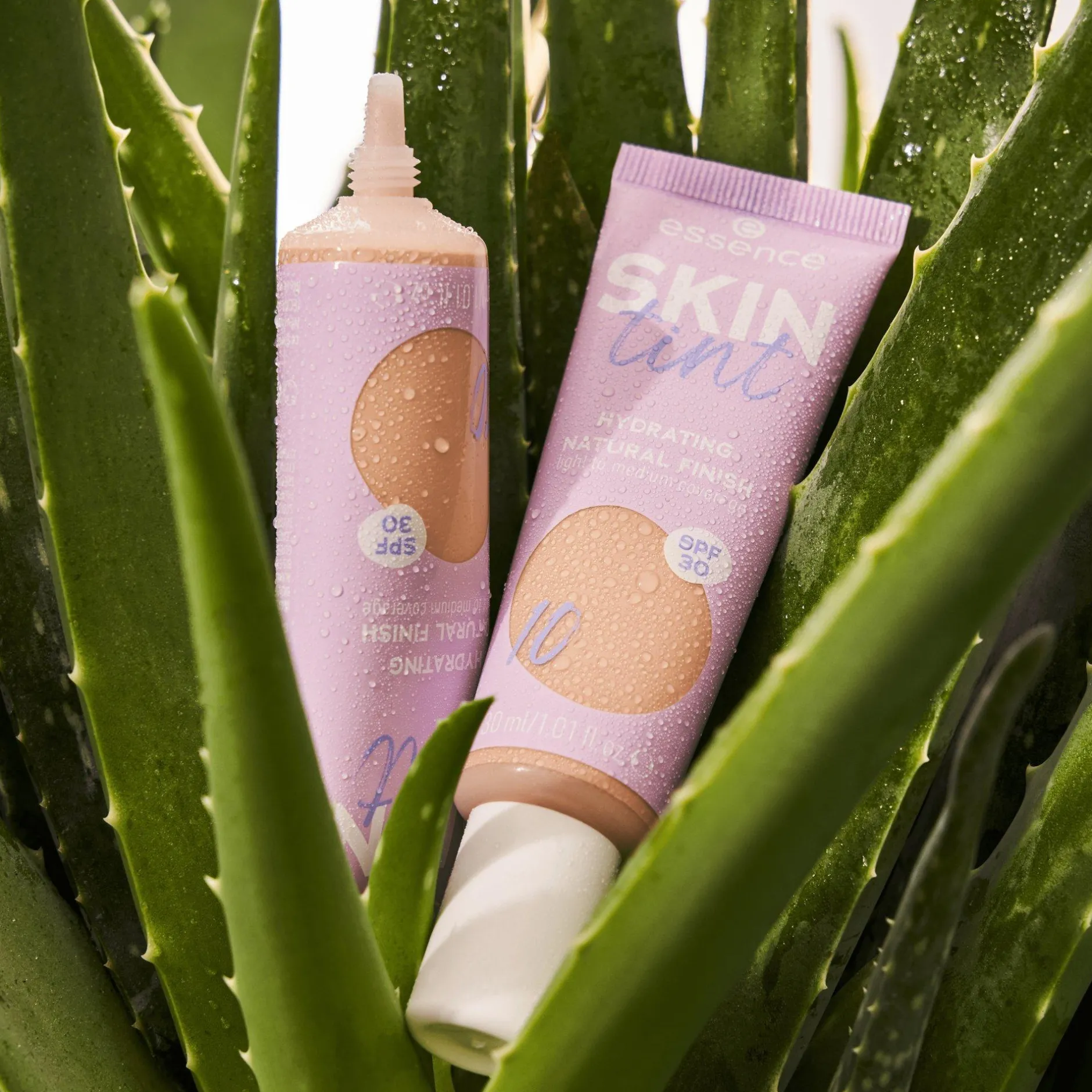 Foundation^essence SKIN tint 10 -