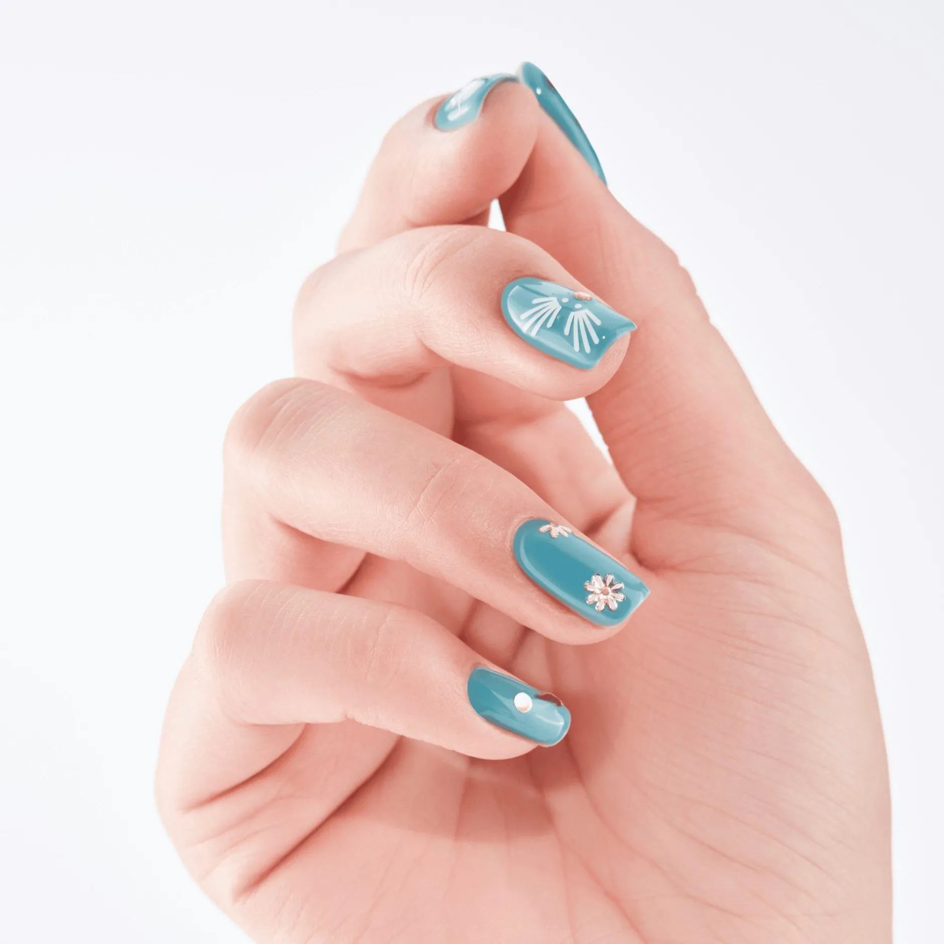 Nail Art^essence stay bold, it's GOLD nagelsticker -