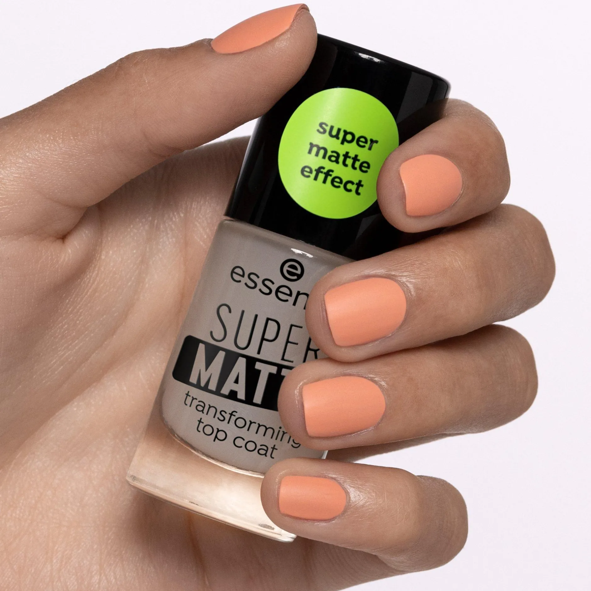 Top- En Basecoat^essence SUPER MATTE transformerende topcoat