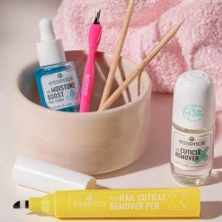 Nagelverzorging^essence THE MOISTURE BOOST NAIL SERUM