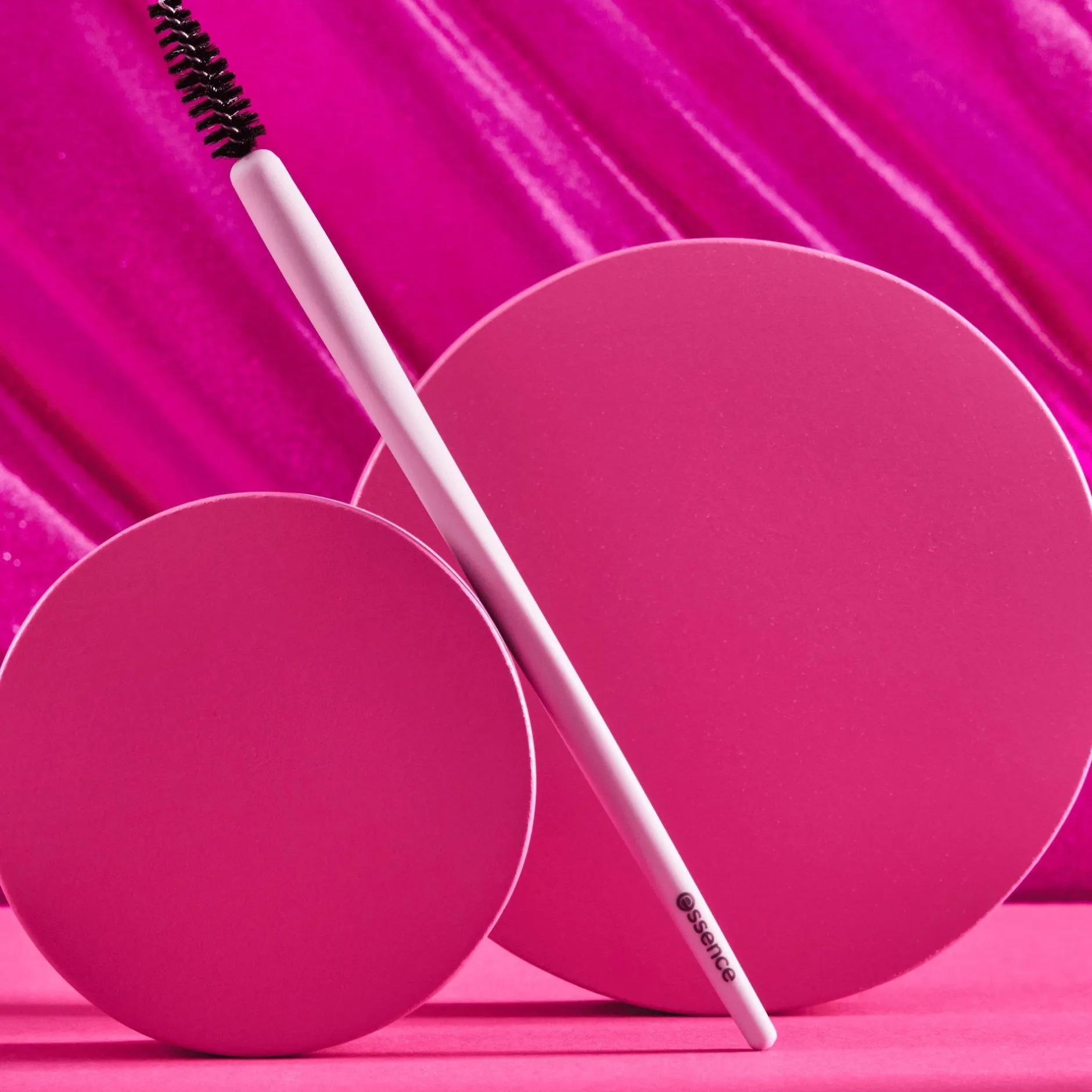 Accessoires^essence wenkbrauw spoolie